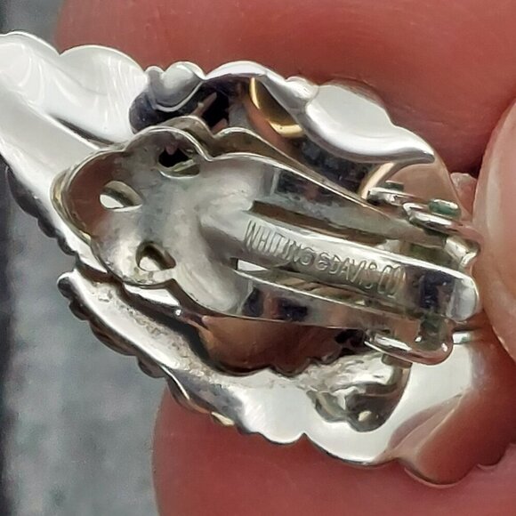 Whiting & Davis Silver Tone Textured Double Leaf Clip On Earrings - Picture 5 of 5